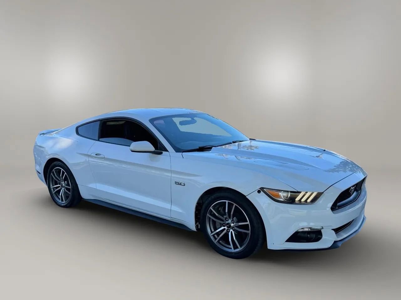 Used 2015 Ford Mustang GT RWD image 2