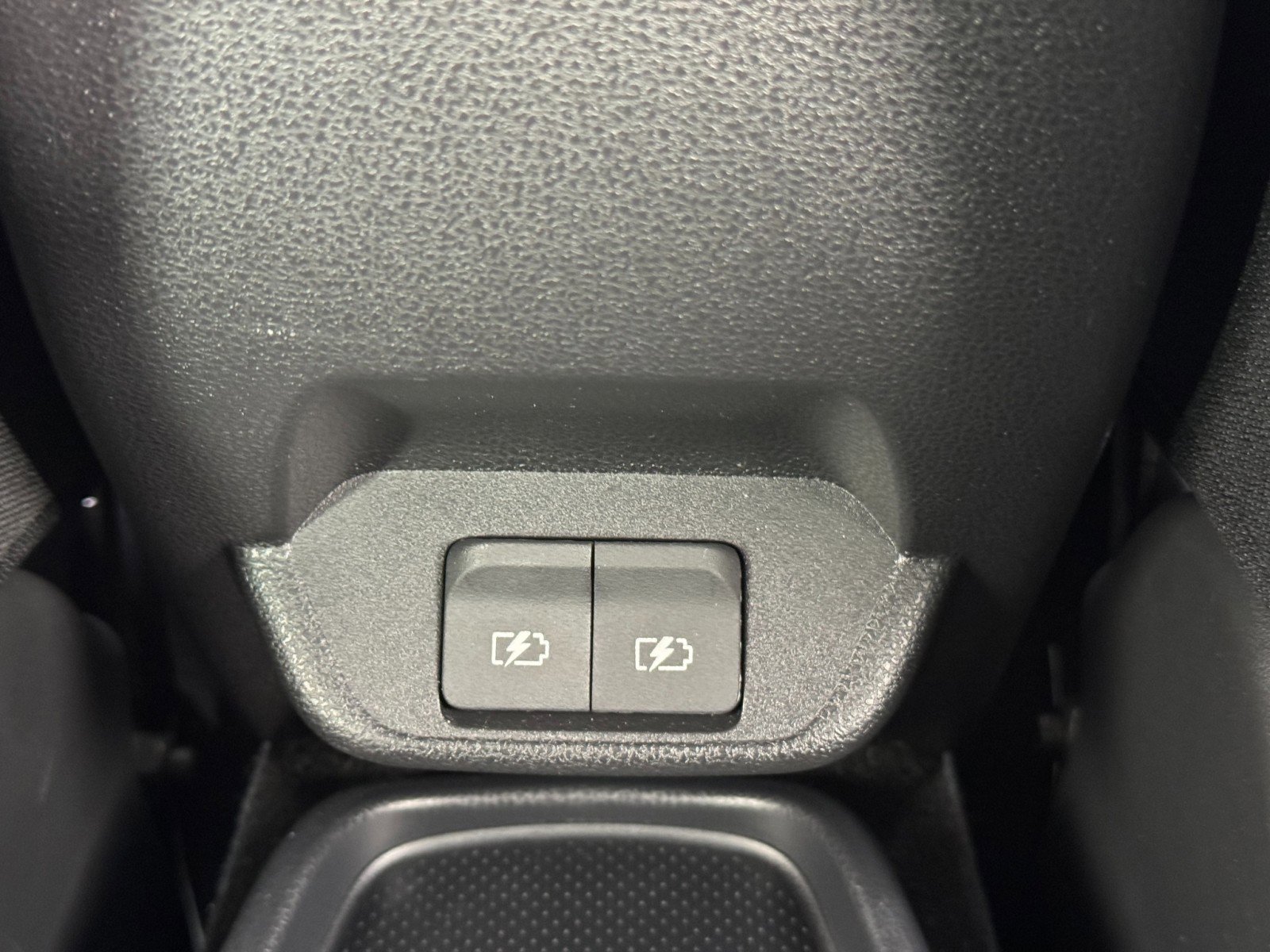 Used 2025 Nissan Leaf S image 26