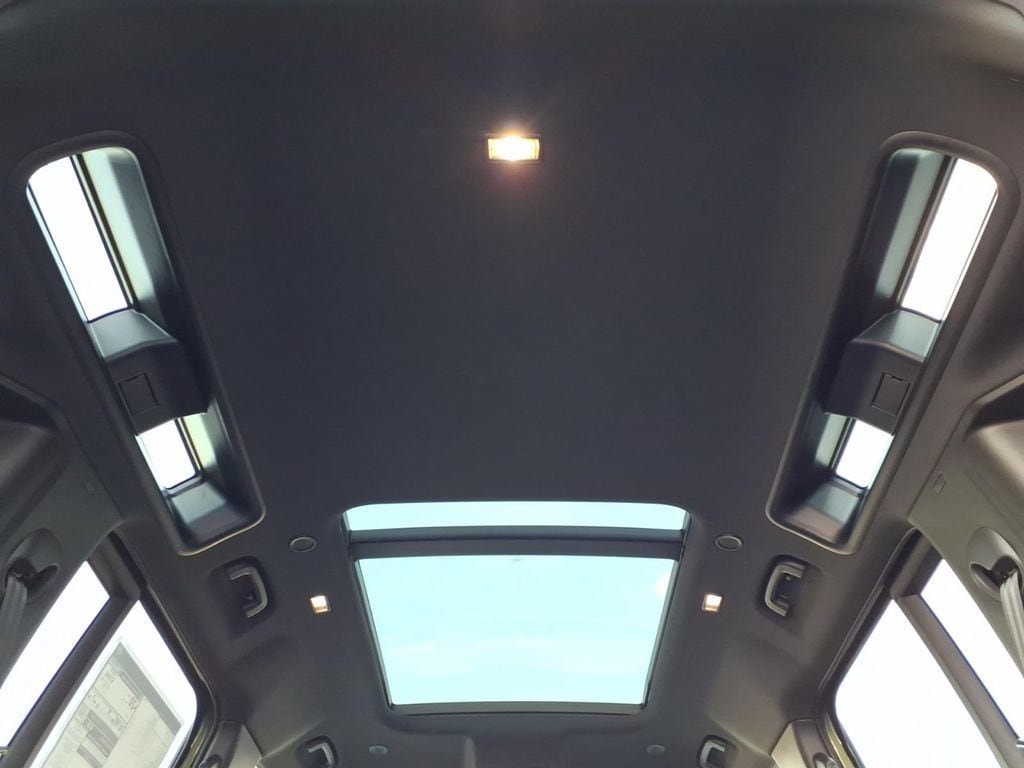 New 2026 Land Rover Defender 110 S AWD/4WD image 25