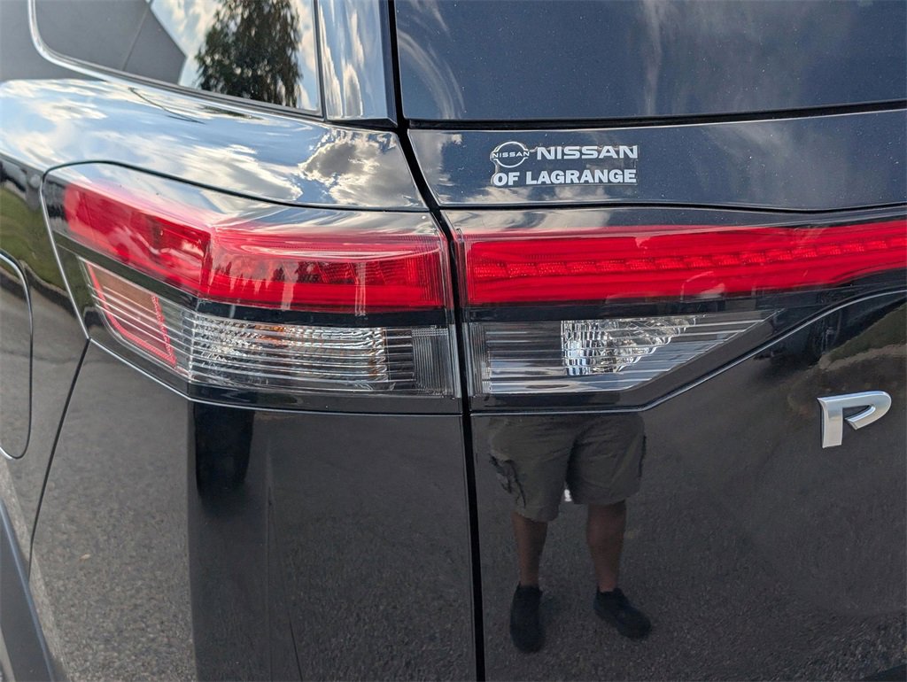 Used 2022 Nissan Pathfinder SV image 13