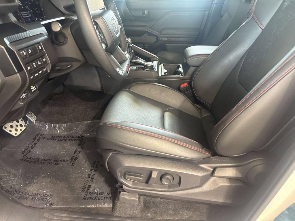 Used 2025 Toyota Tacoma TRD Pro AWD/4WD image 12