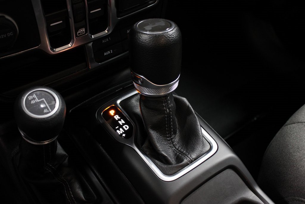 Used 2024 Jeep Wrangler Sahara image 34