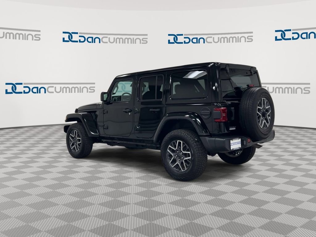 Used 2025 Jeep Wrangler Sahara image 6