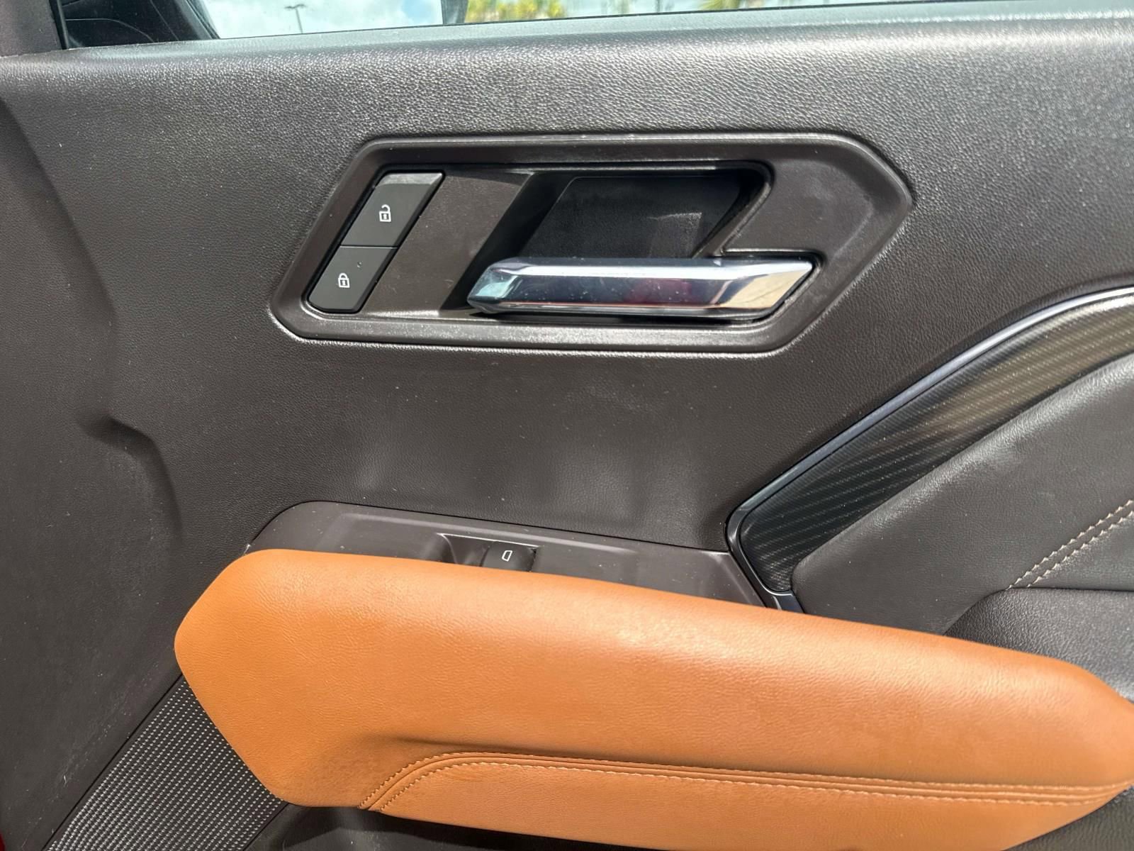 Used 2023 GMC Canyon AT4 image 14