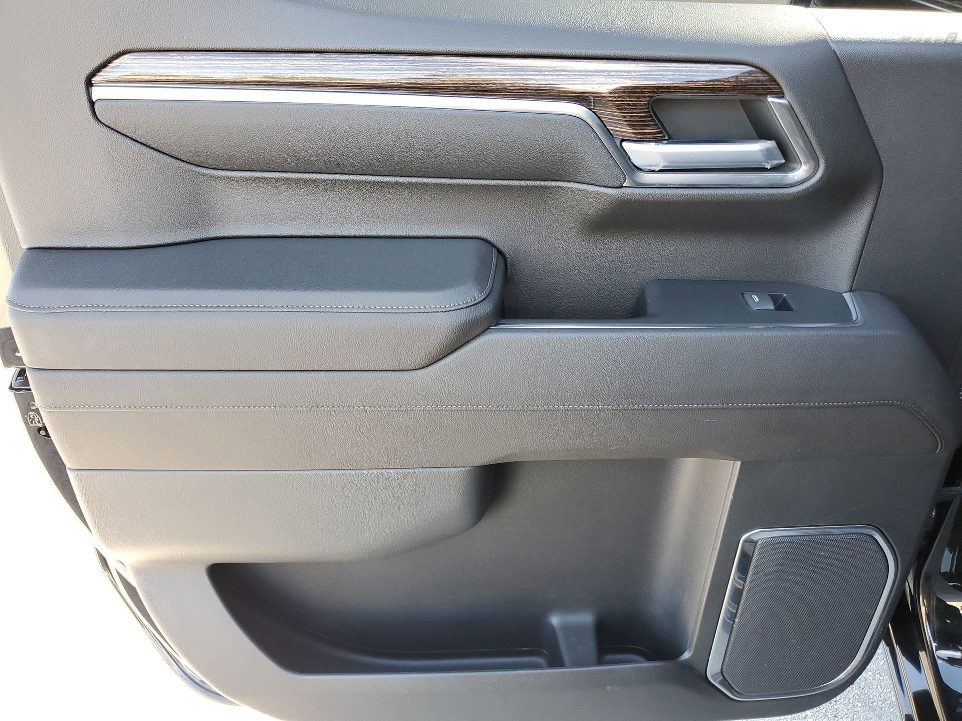 Used 2023 GMC Sierra 1500 Elevation AWD/4WD image 9