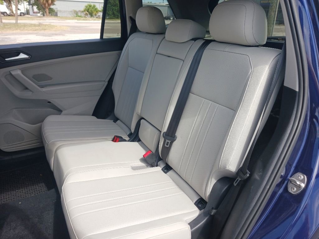 Used 2022 Volkswagen Tiguan SE AWD/4WD image 12