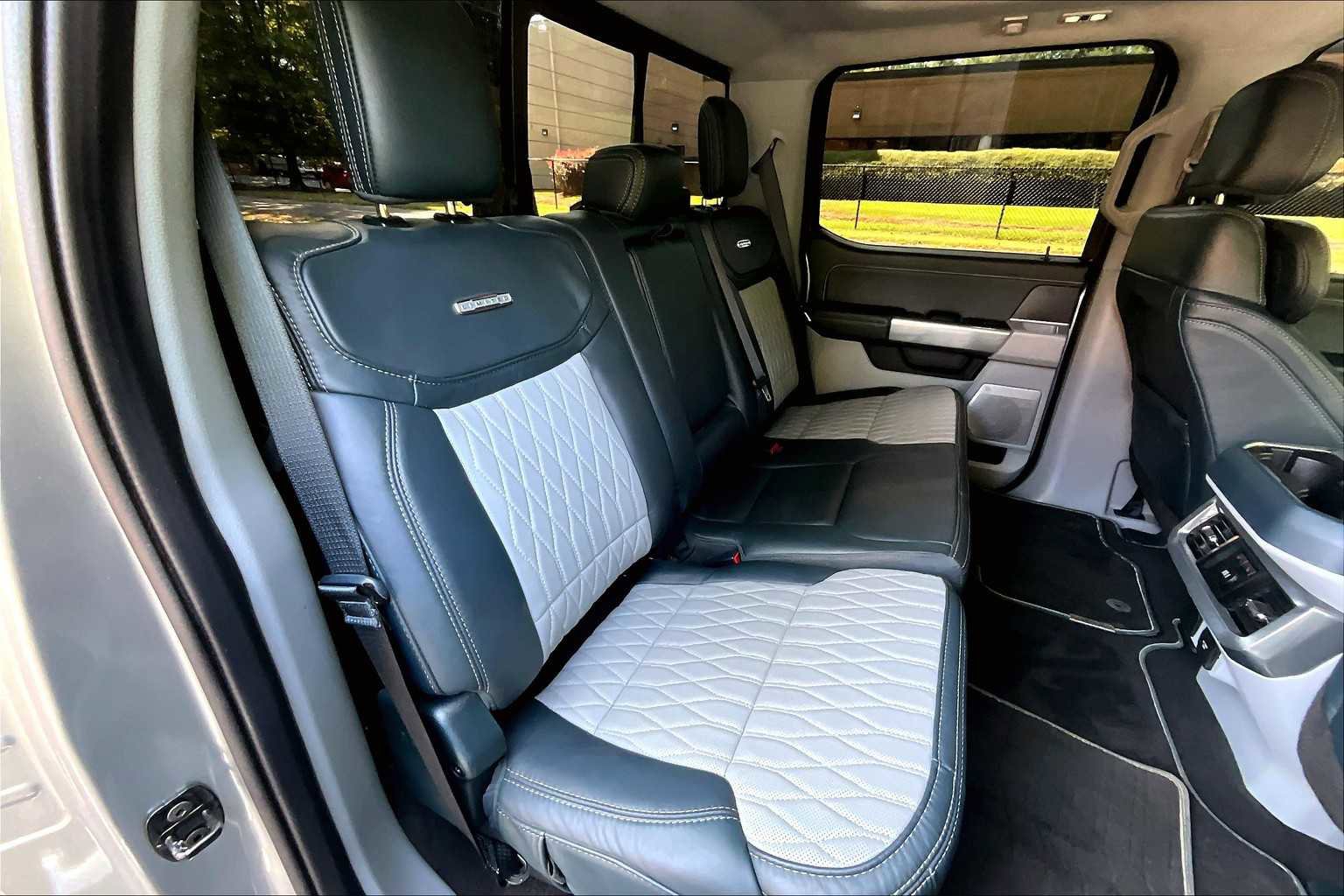 Used 2024 Ford F450 Limited image 19