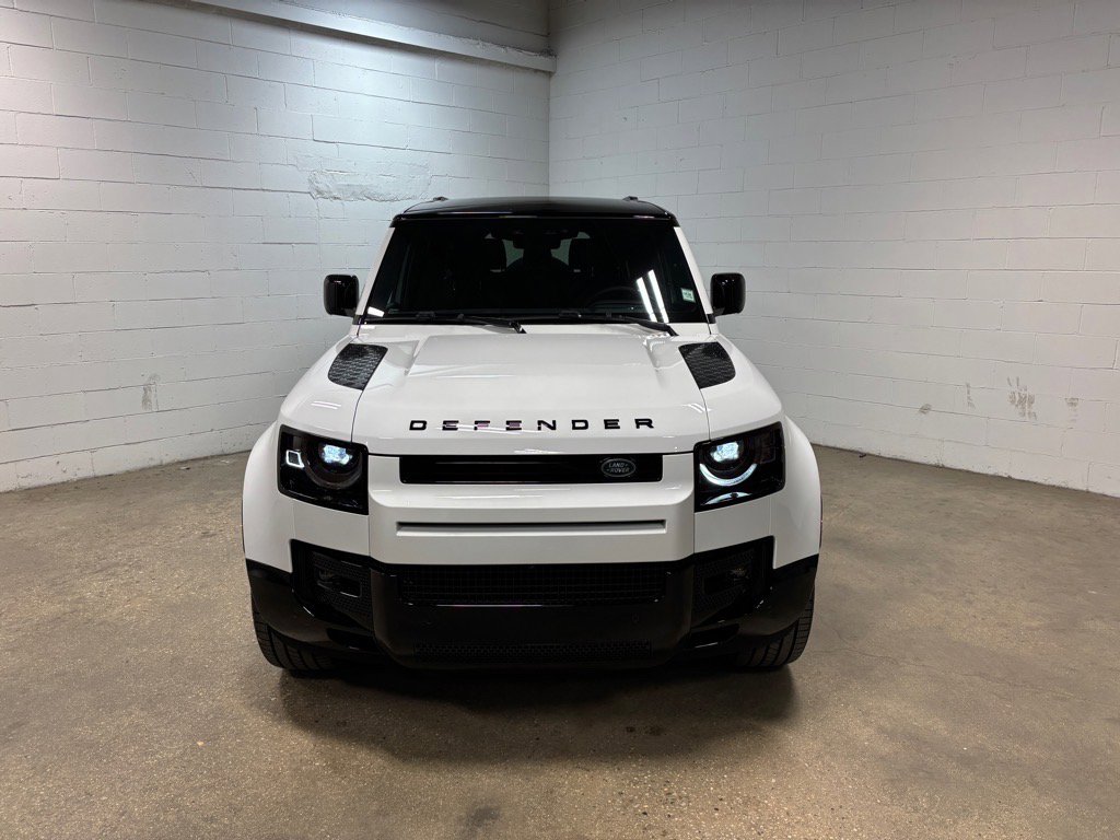 New 2025 Land Rover Defender 130 V8 AWD/4WD image 3