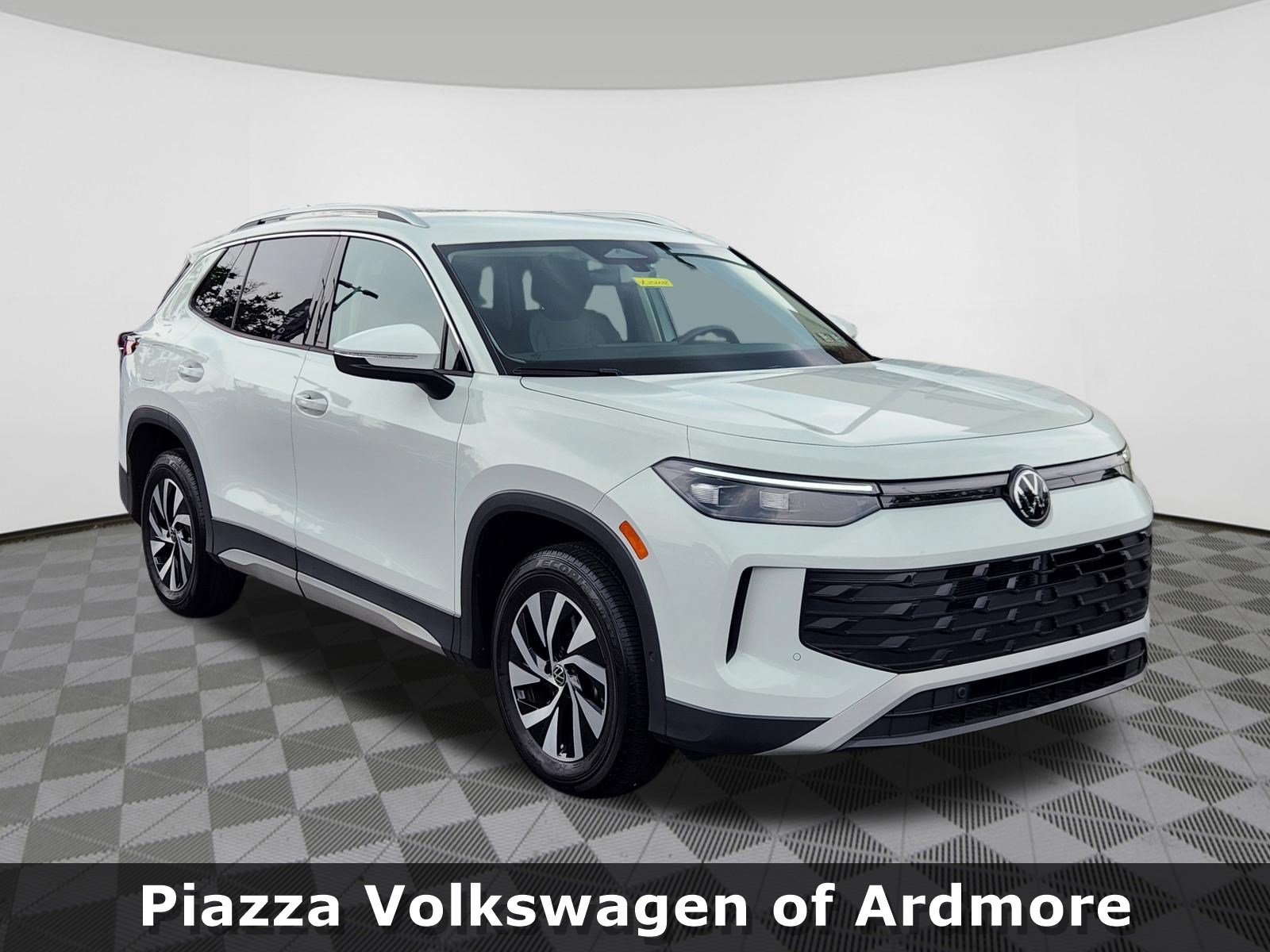 Certified 2025 Volkswagen Tiguan S AWD/4WD video 1