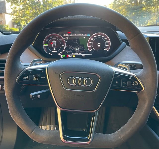 Used 2022 Audi e-tron GT Premium Plus image 21