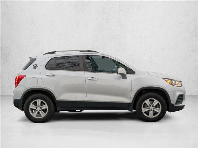 Used 2020 Chevrolet Trax LT w/ LT Convenience Package image 4