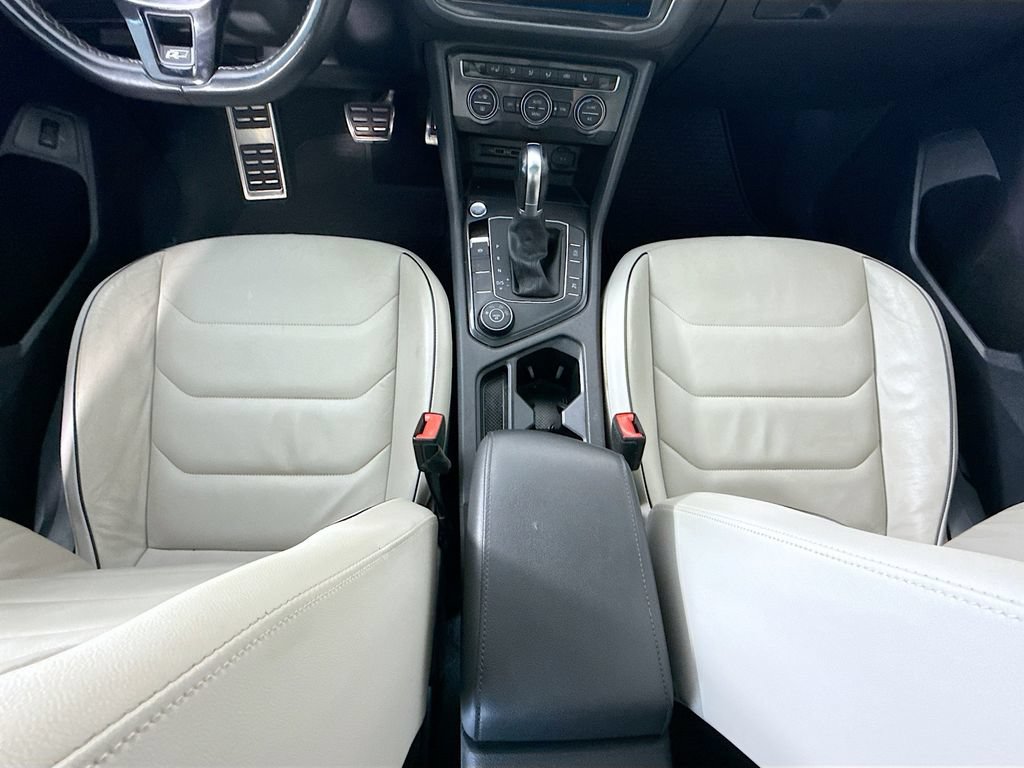 Used 2019 Volkswagen Tiguan SEL Premium R-Line w/ 3rd Row Seat Package AWD/4WD image 16