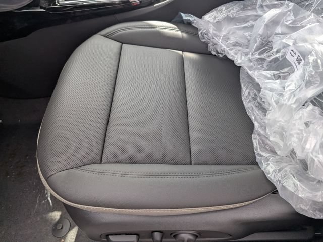 New 2026 Chevrolet Trax ACTIV w/ Sunroof Package FWD image 23