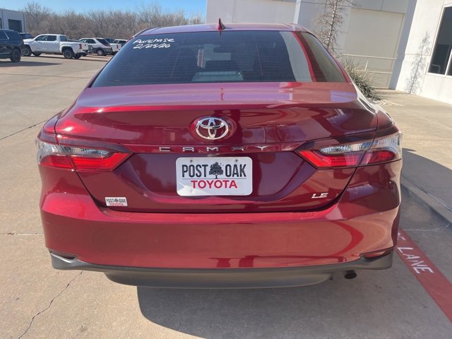 Used 2021 Toyota Camry LE image 7