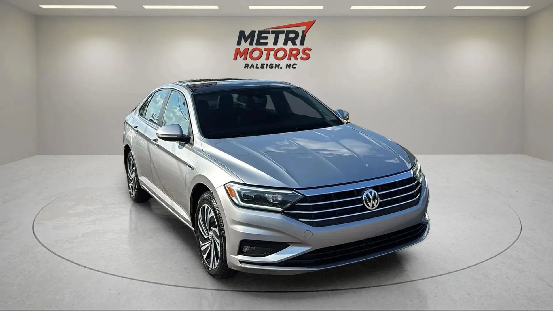 Used 2020 Volkswagen Jetta SEL Premium image 2