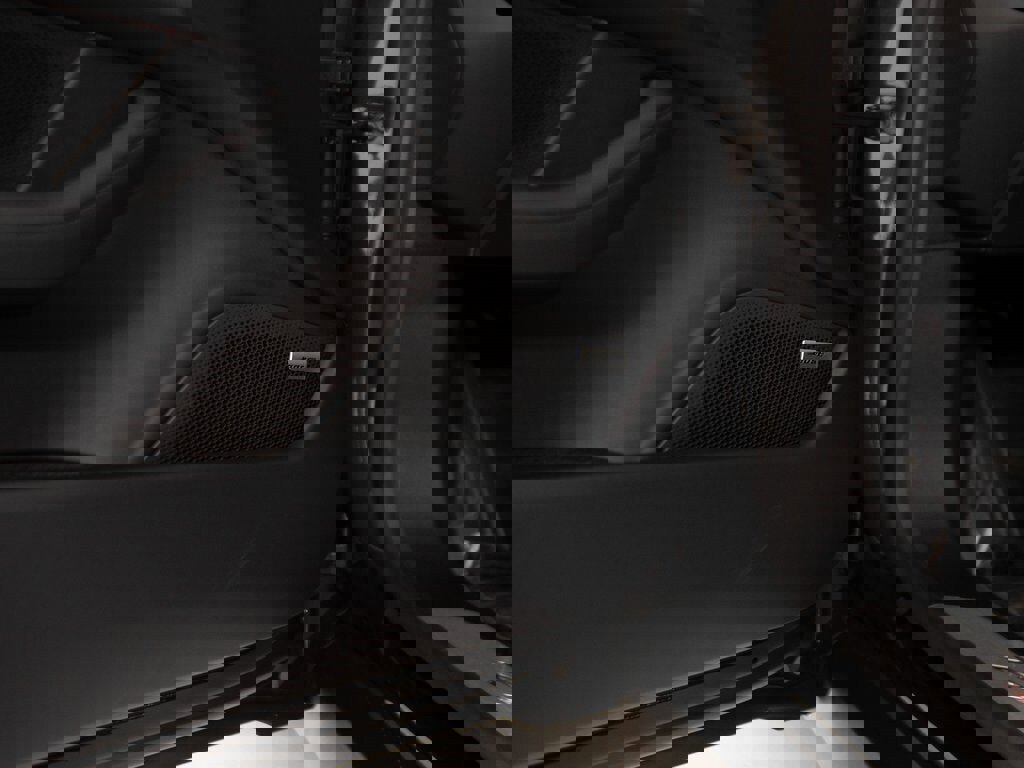 New 2026 Porsche Taycan 4S image 15