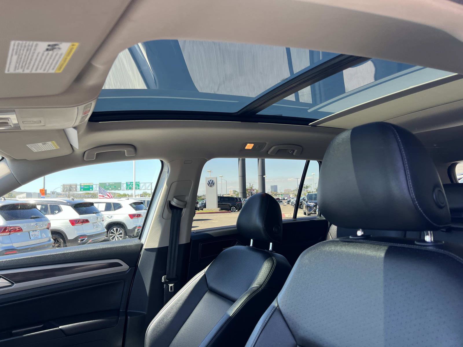 Used 2019 Volkswagen Atlas SE w/ Panoramic Sunroof Package image 19