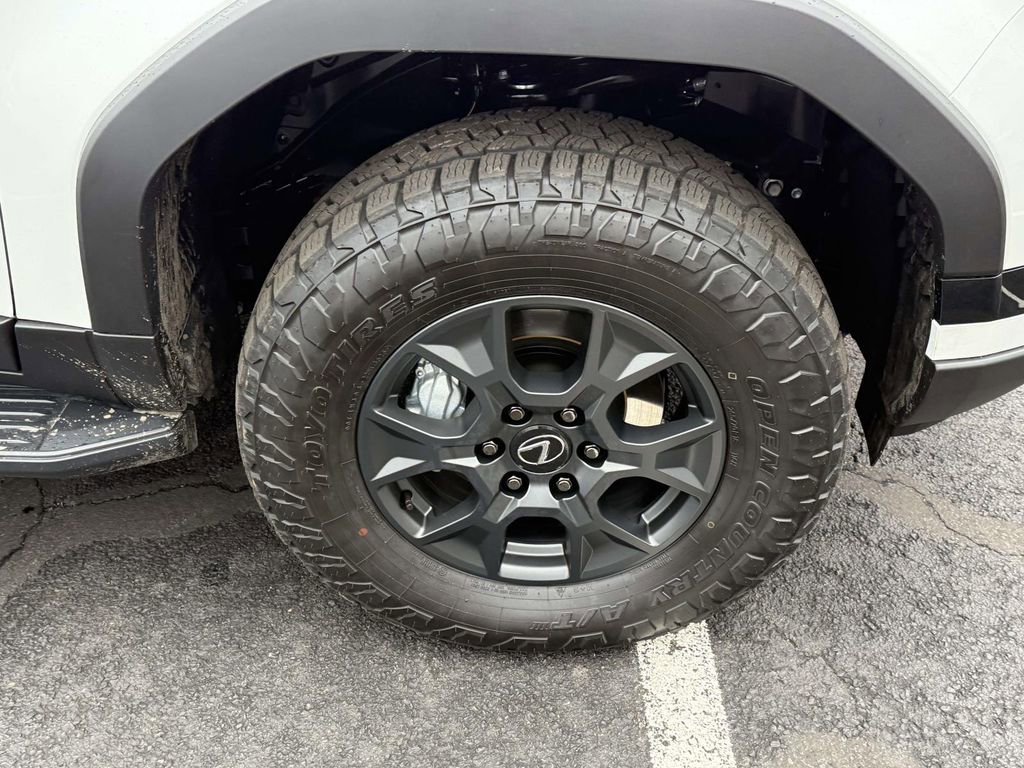 Used 2025 Lexus GX 550 Overtrail+ w/ Mark Levinson an image 7