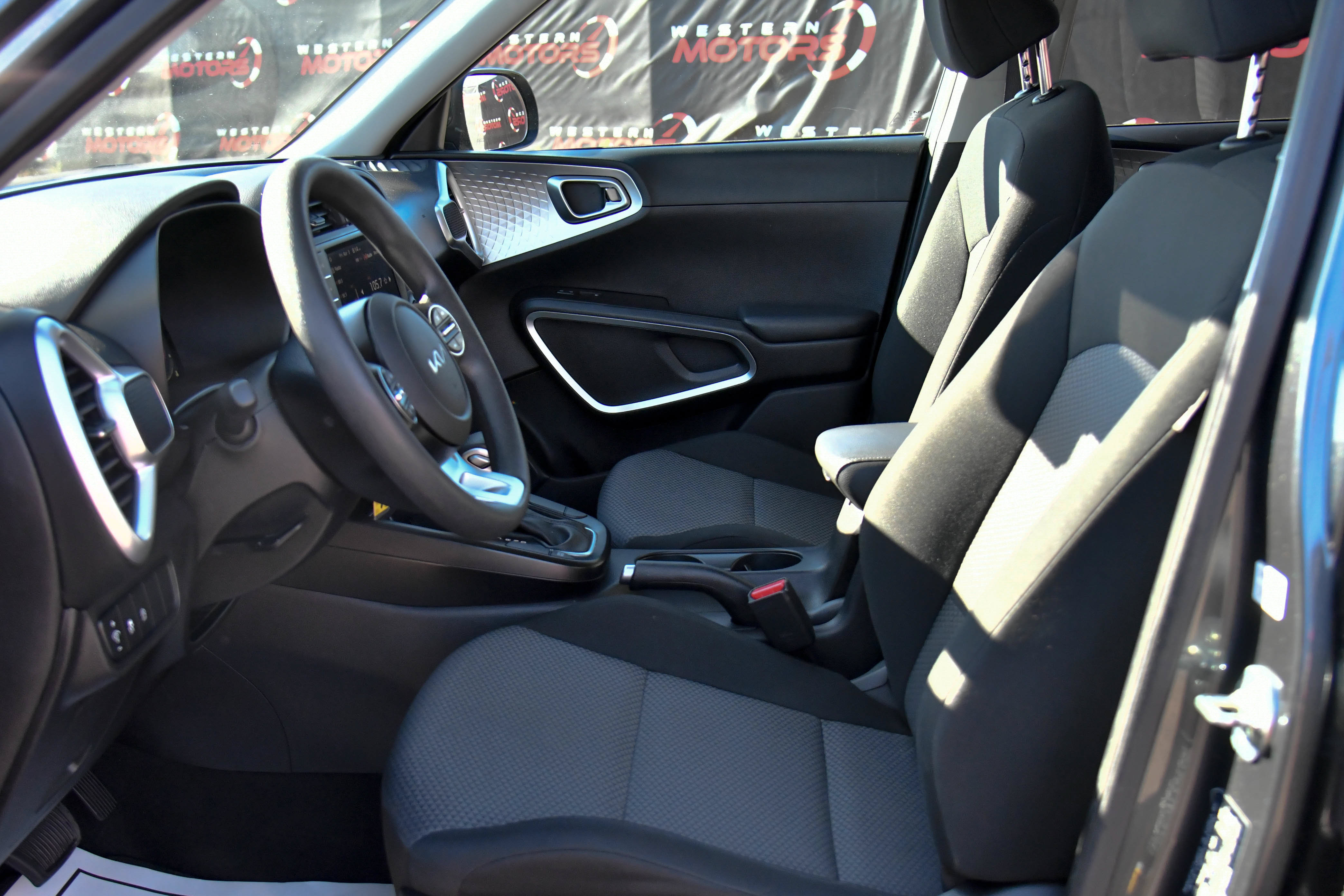 Used 2024 Kia Soul LX w/ Option Group 015 FWD image 16