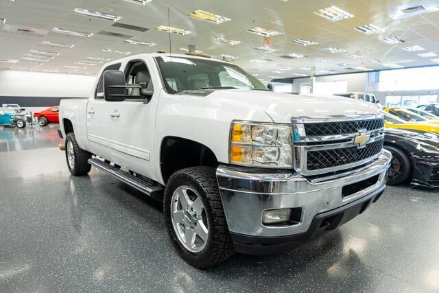 Used 2011 Chevrolet Silverado 2500 LTZ w/ LTZ Plus Package AWD/4WD image 6