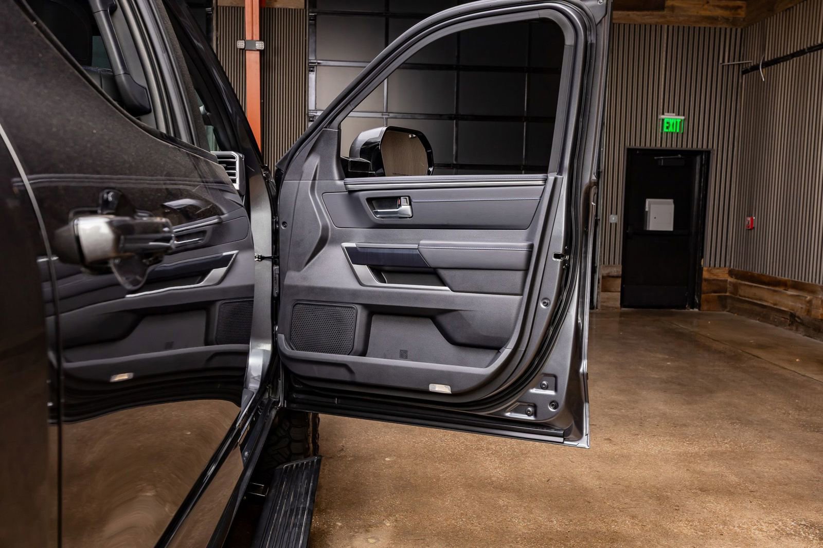 Used 2025 Toyota Tundra Platinum image 37