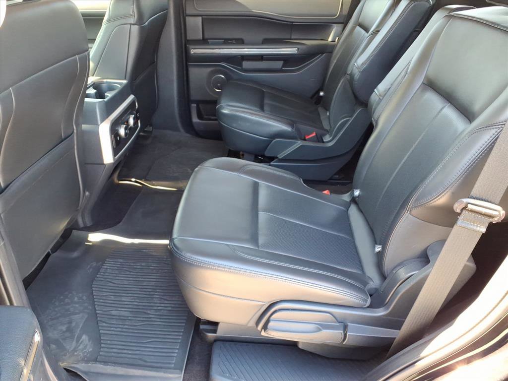 Used 2023 Ford Expedition XLT image 21