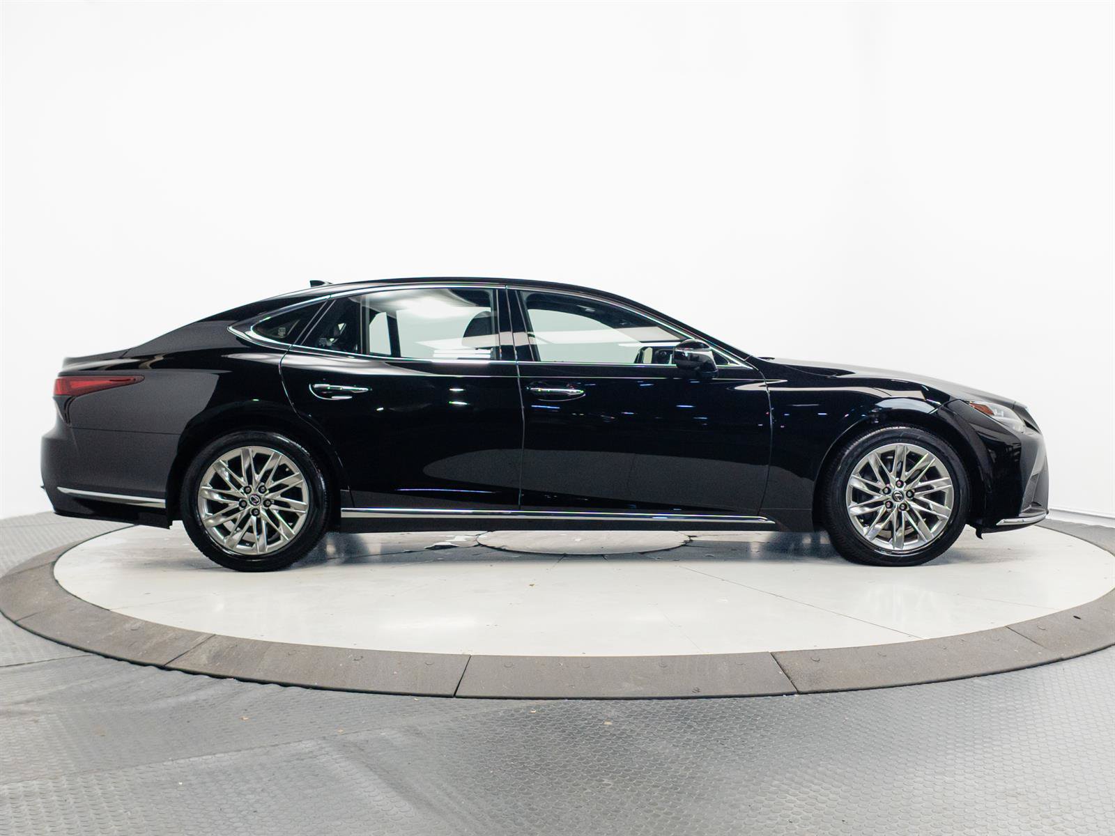 Used 2022 Lexus LS 500 AWD w/ Interior Upgrade Package image 13