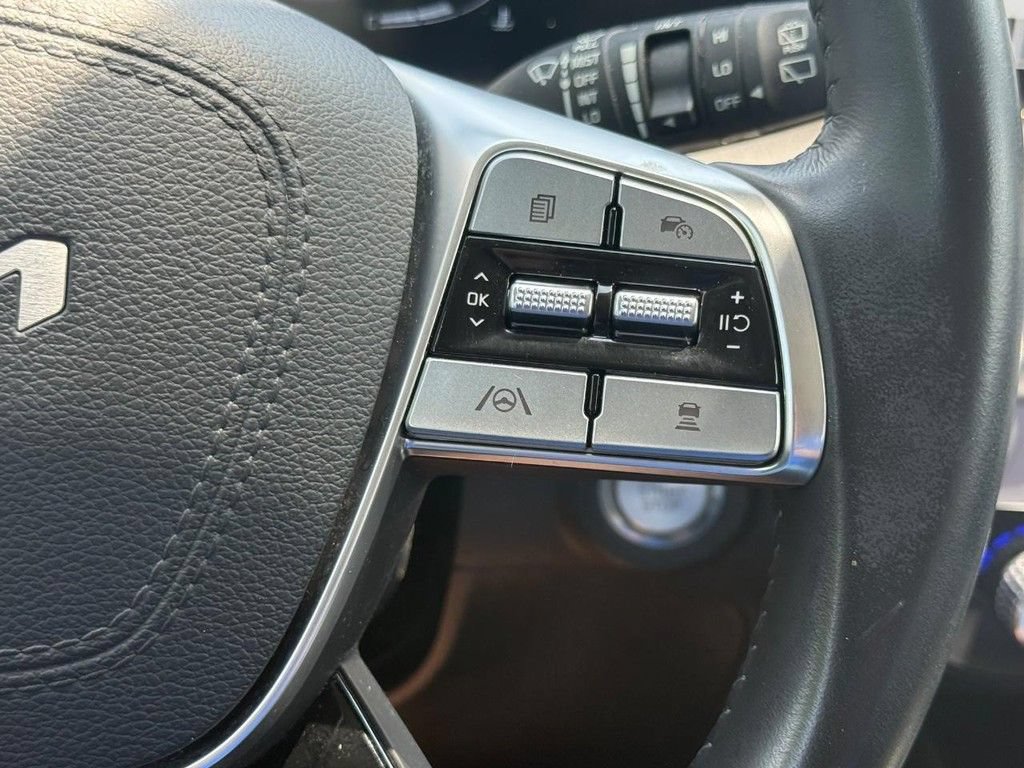 Used 2024 Kia Telluride LX FWD image 17