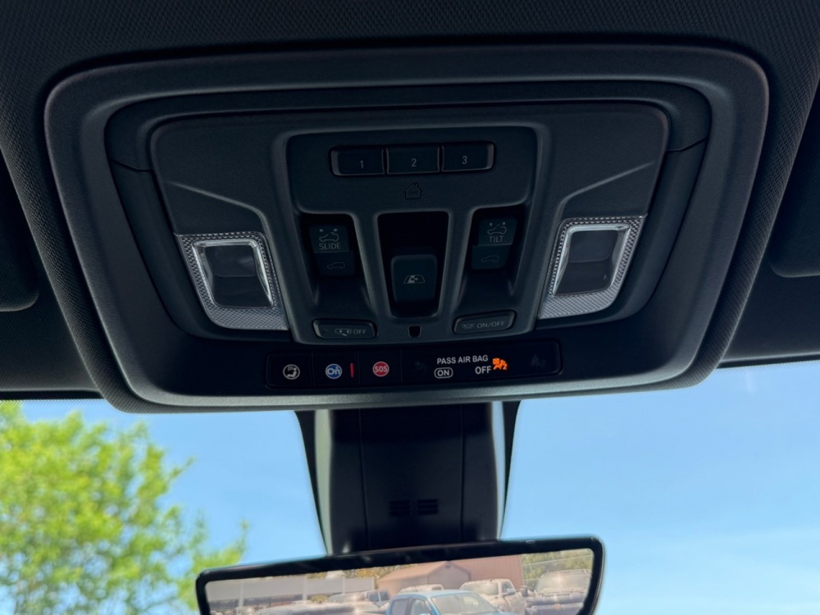 Used 2019 Chevrolet Silverado 1500 High Country w/ Technology Package AWD/4WD image 35