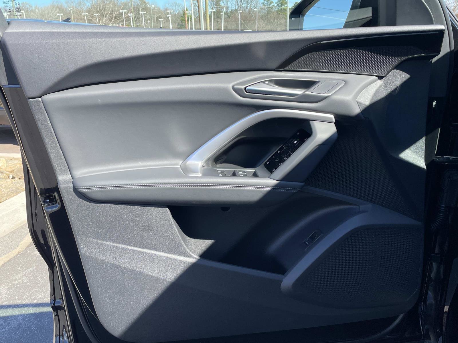 Used 2025 Audi Q5 Premium w/ Convenience Package image 16