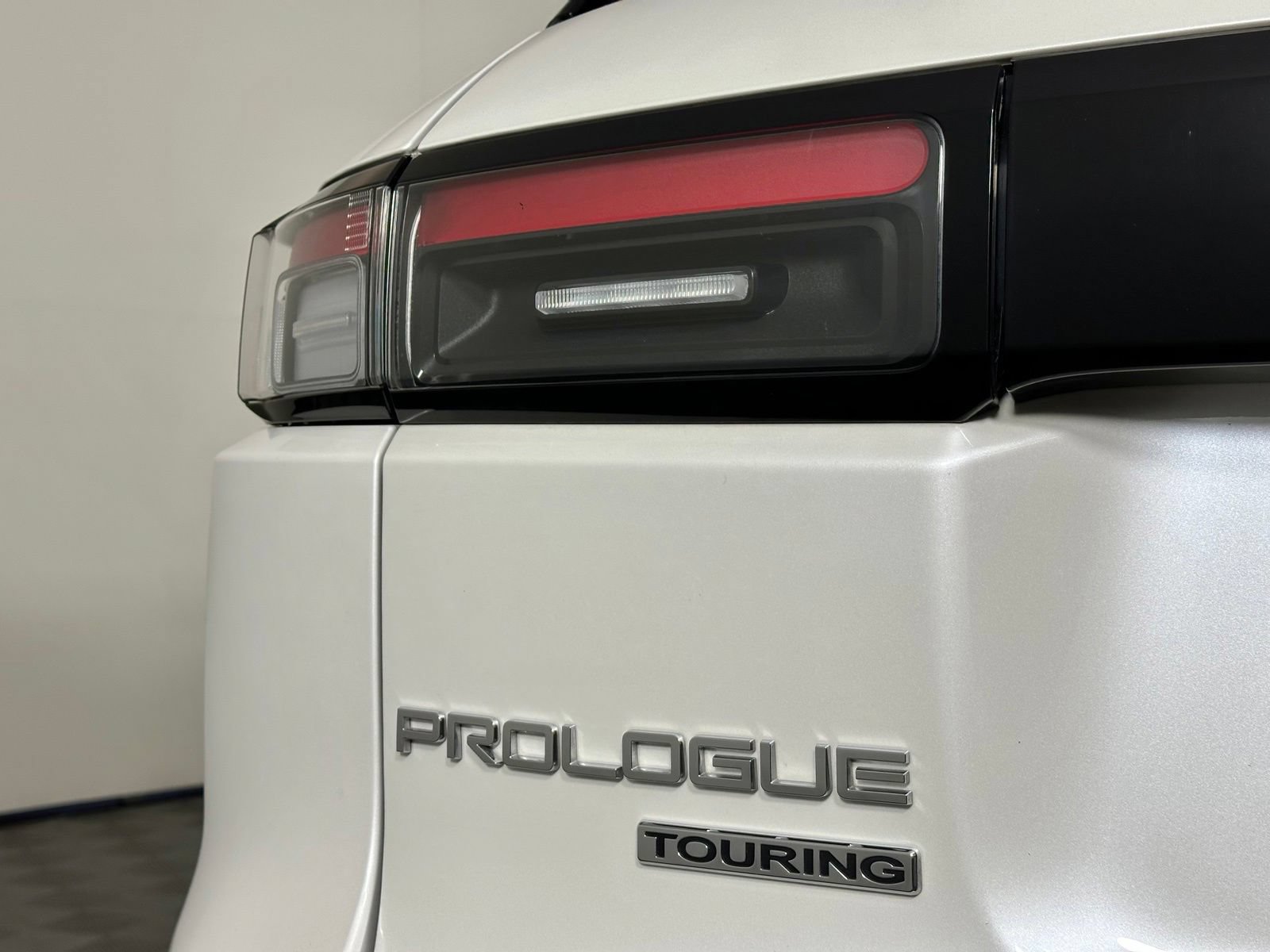 Used 2024 Honda Prologue Touring image 10