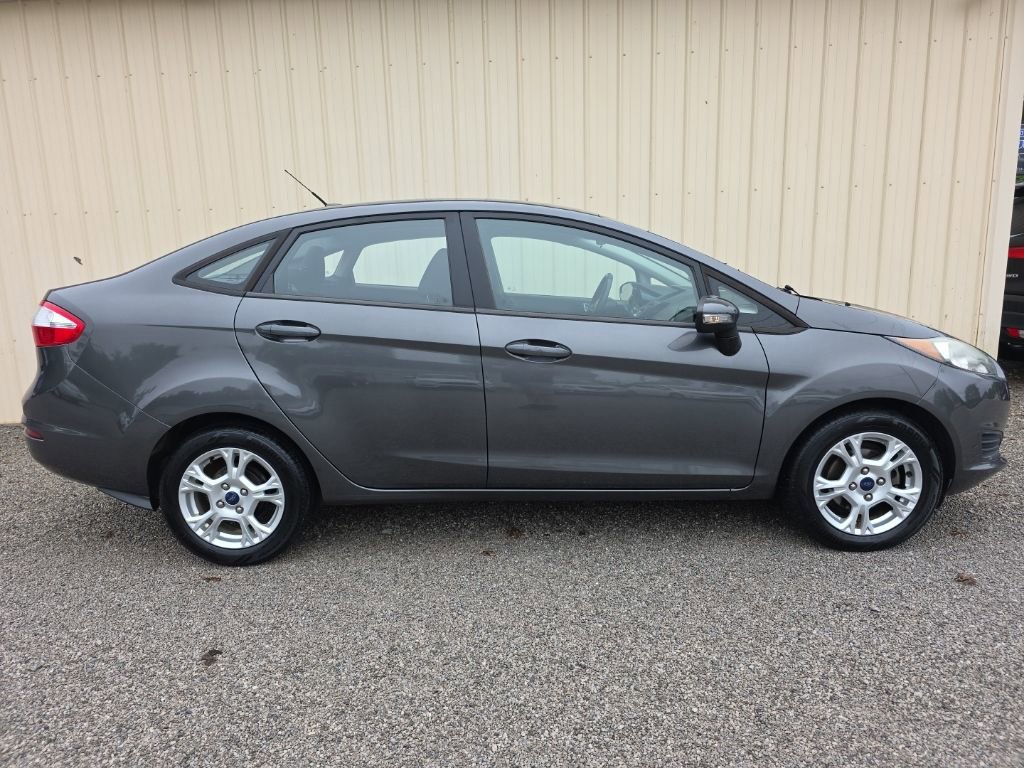 Used 2015 Ford Fiesta SE FWD image 3
