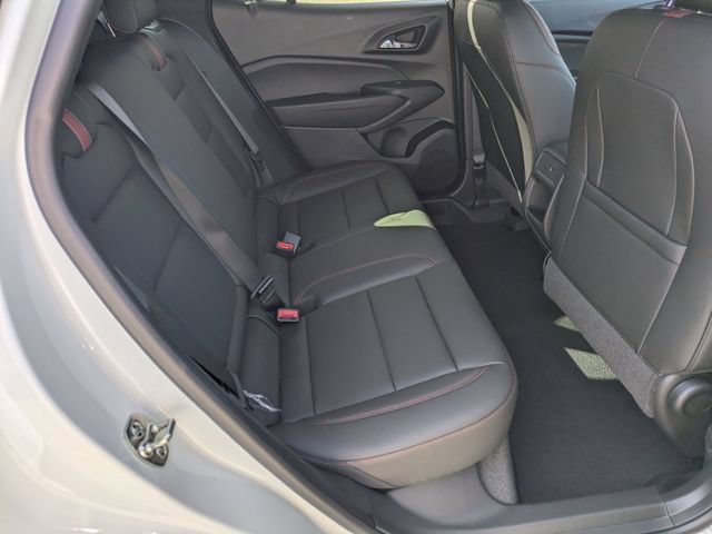 New 2026 Chevrolet Trax RS w/ Sunroof Package FWD image 32