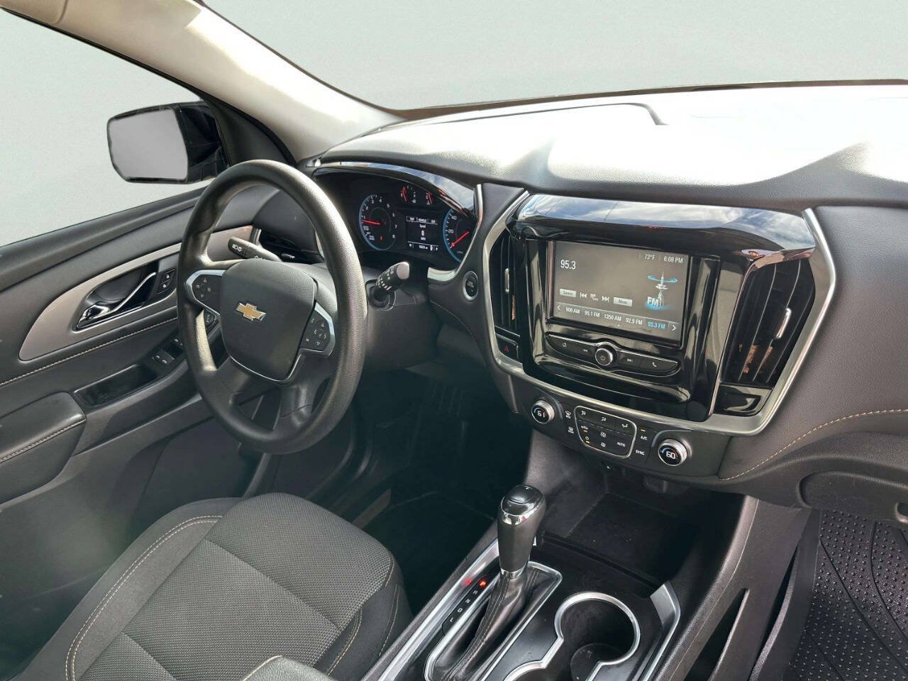 Used 2019 Chevrolet Traverse LS AWD/4WD image 22