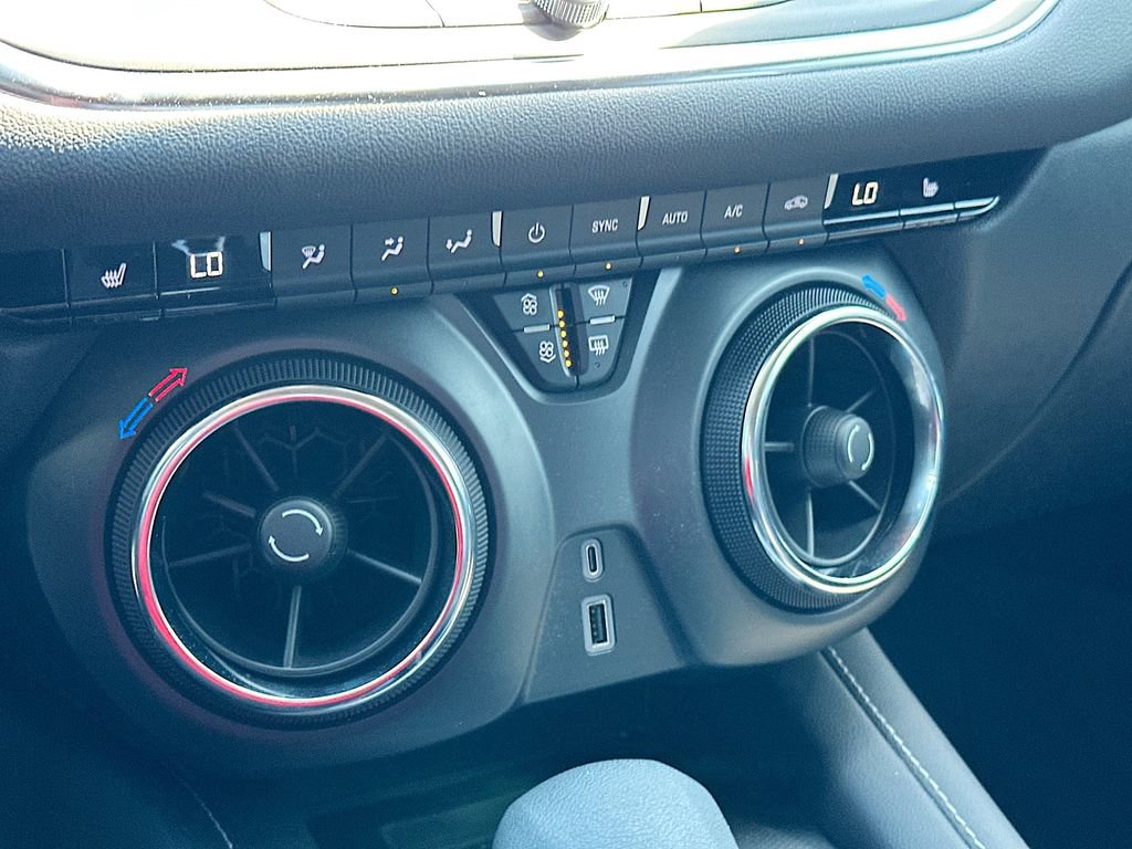 Used 2024 Chevrolet Blazer LT w/ Convenience Package image 14