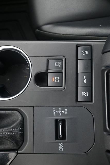 Used 2022 Toyota Highlander XLE image 22