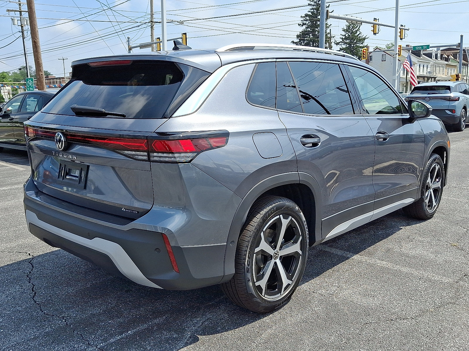 New 2025 Volkswagen Tiguan SE image 5