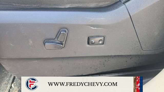Used 2014 Chrysler Town & Country Touring-L FWD image 10