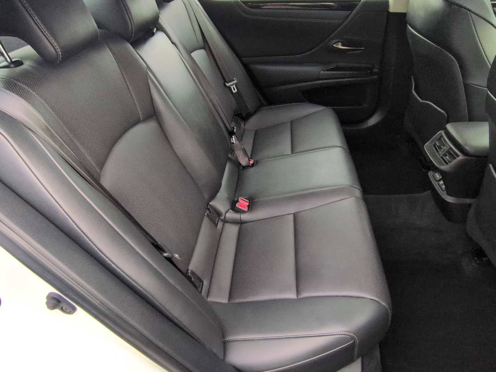 Used 2019 Lexus ES 350 w/ Premium Package image 22