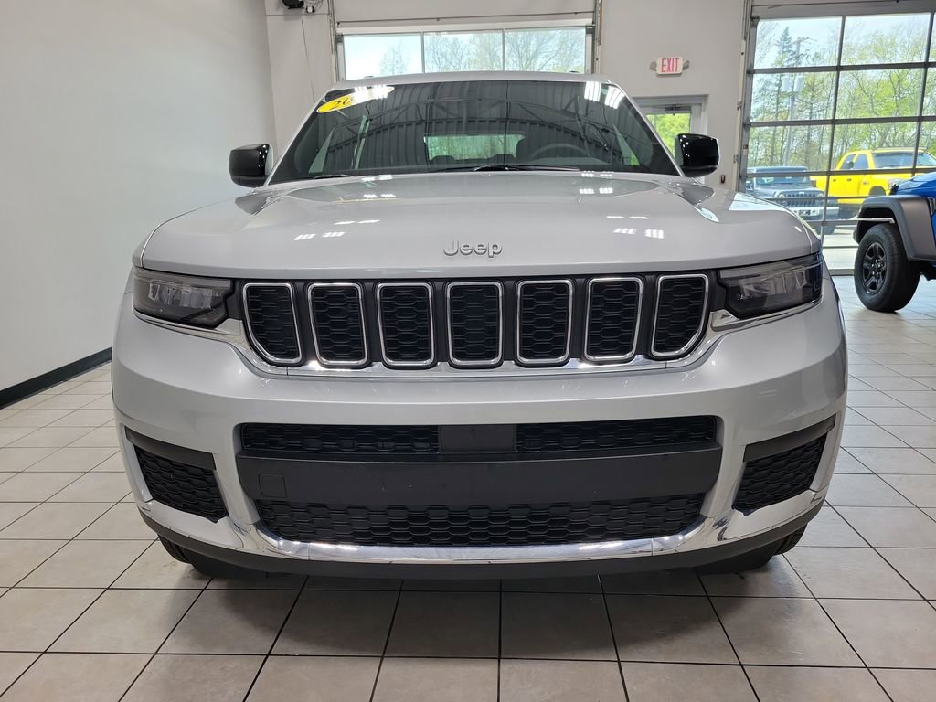 Used 2024 Jeep Grand Cherokee L Laredo AWD/4WD image 6