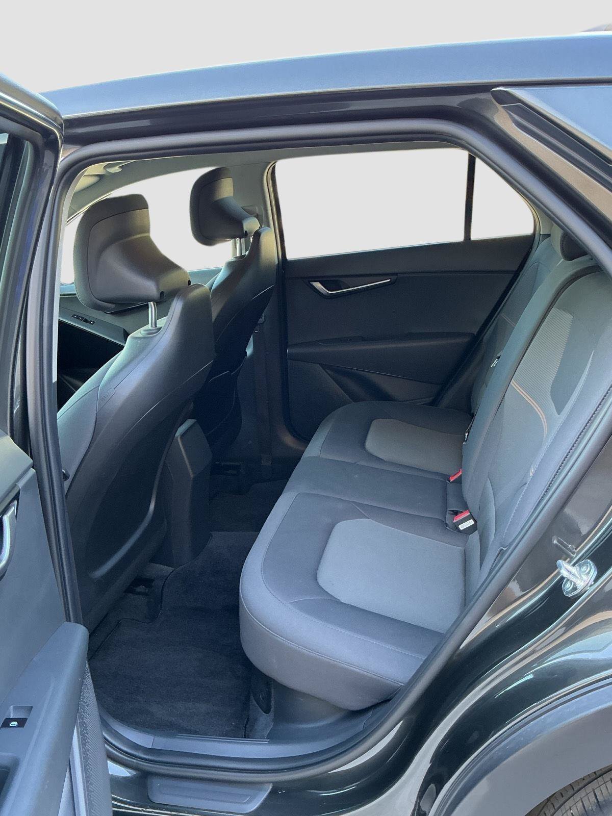 Certified 2025 Kia Niro LX FWD image 17