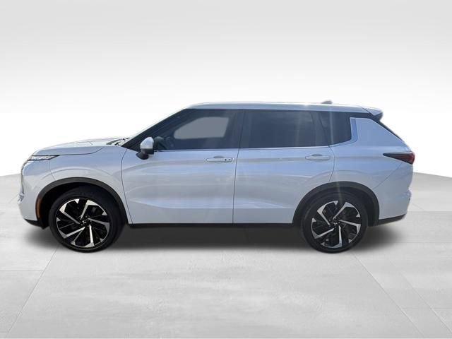 Used 2022 Mitsubishi Outlander SE AWD/4WD image 12