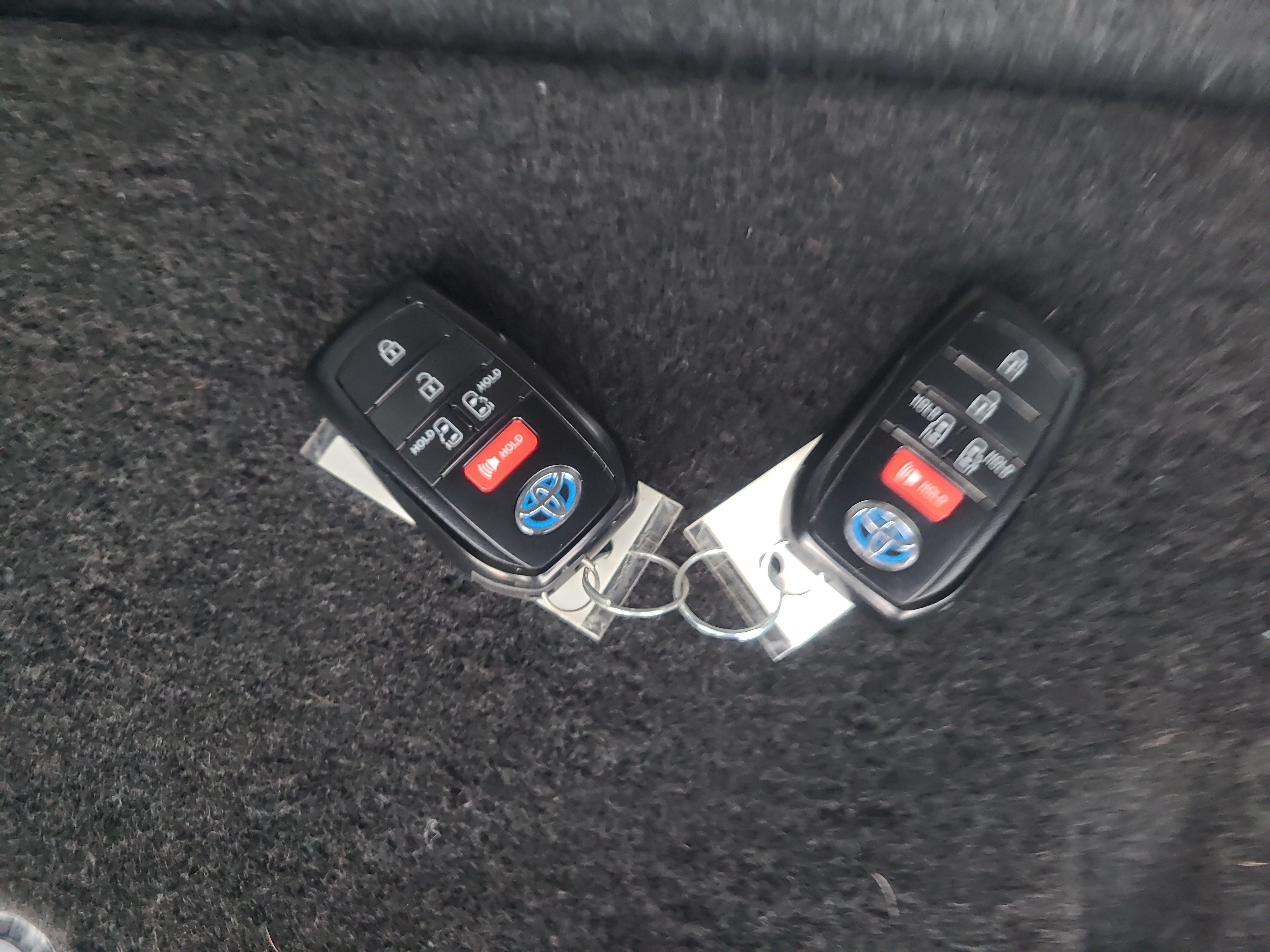 Certified 2025 Toyota Sienna LE FWD image 31
