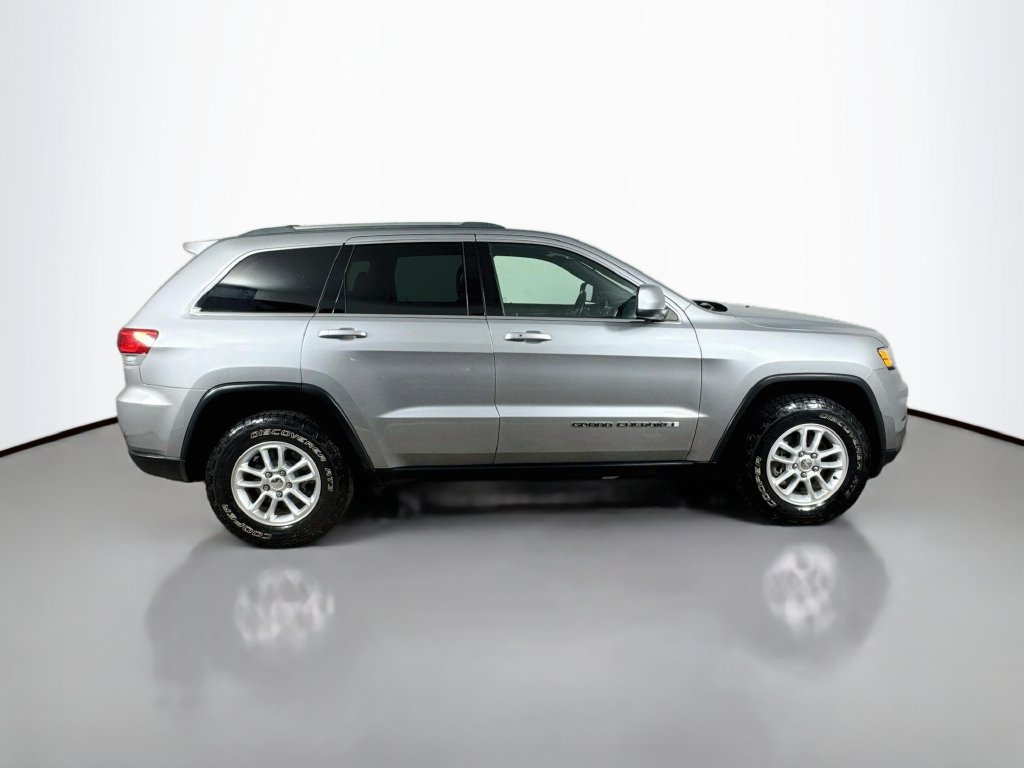 Used 2019 Jeep Grand Cherokee Laredo AWD/4WD image 9