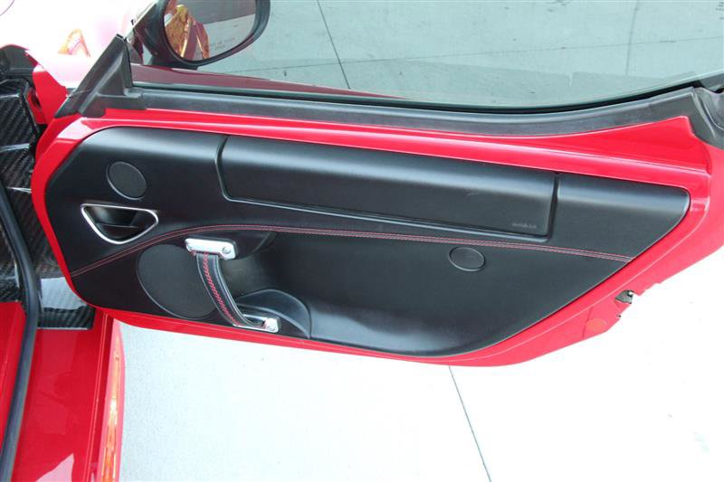 Used 2015 Alfa Romeo 4C Launch Edition w/ Convenience Group RWD image 18