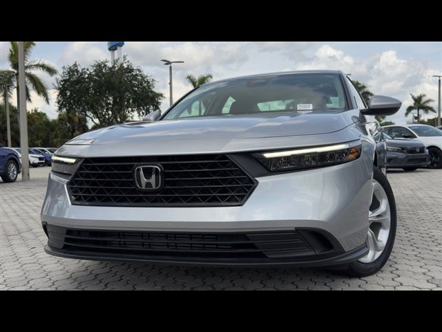 Certified 2023 Honda Accord LX image 3