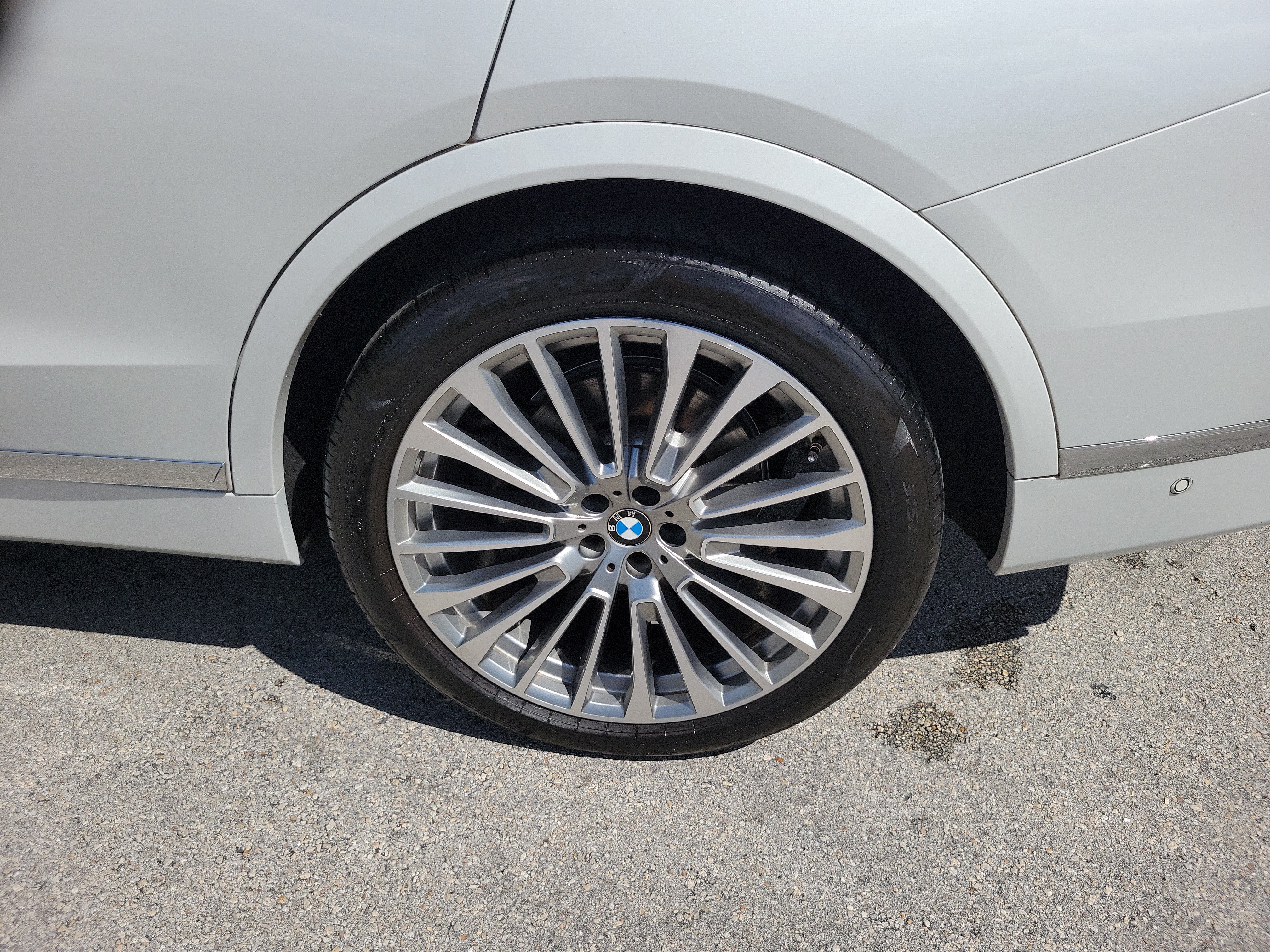 Used 2024 BMW X7 xDrive40i AWD/4WD image 27
