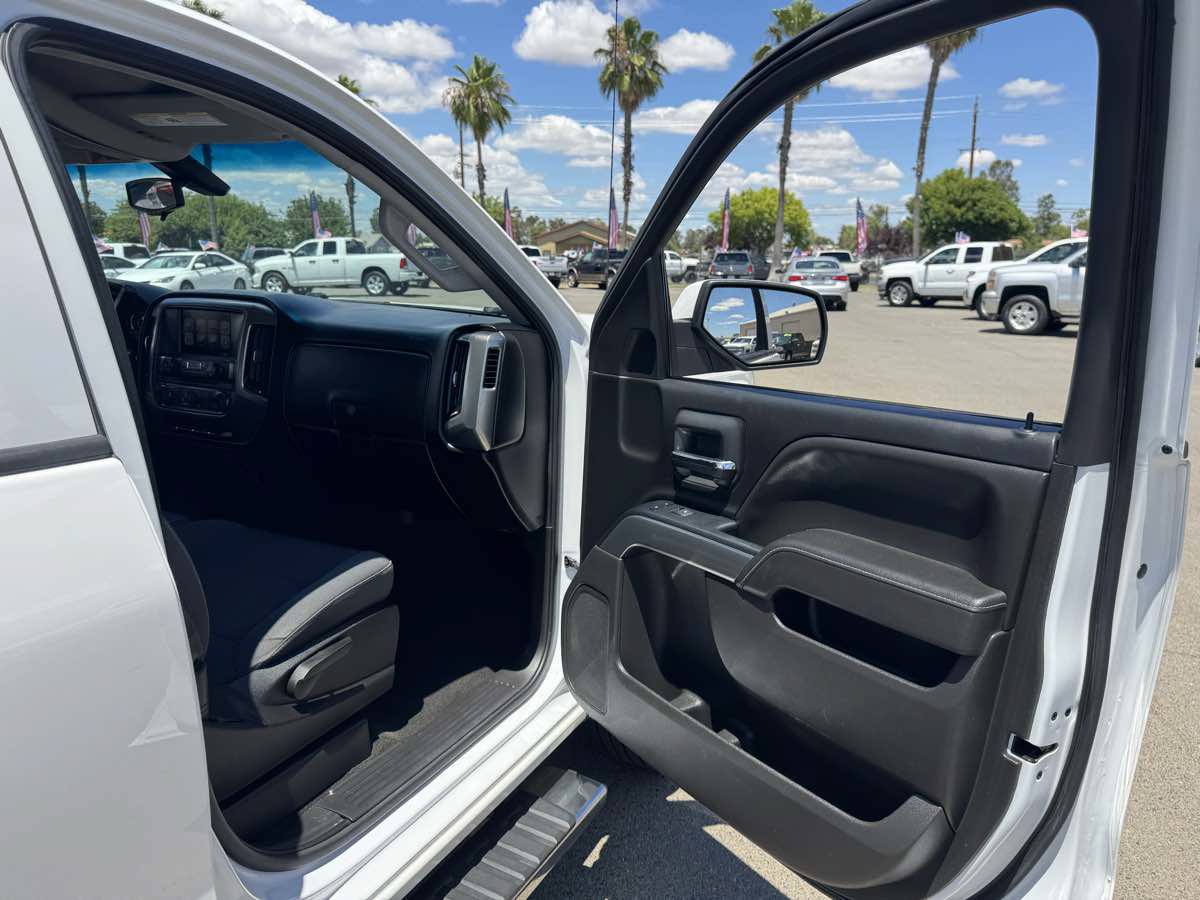 Used 2018 Chevrolet Silverado 1500 LT w/ LT Eassist Package RWD image 16