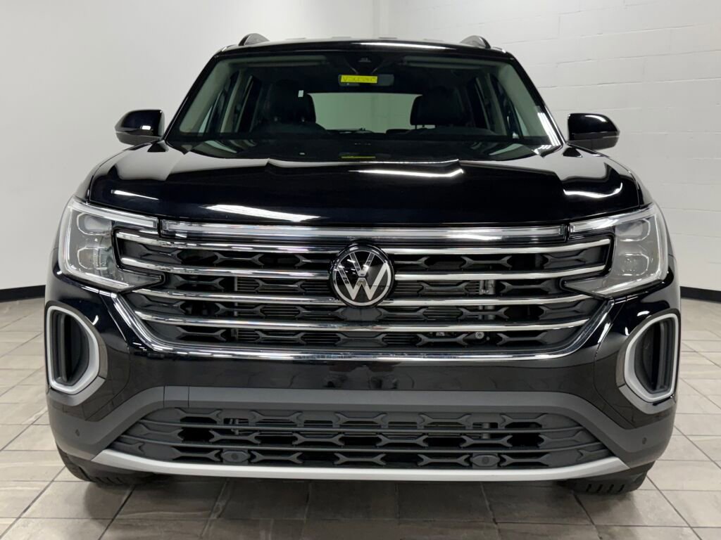 New 2026 Volkswagen Atlas SE image 2