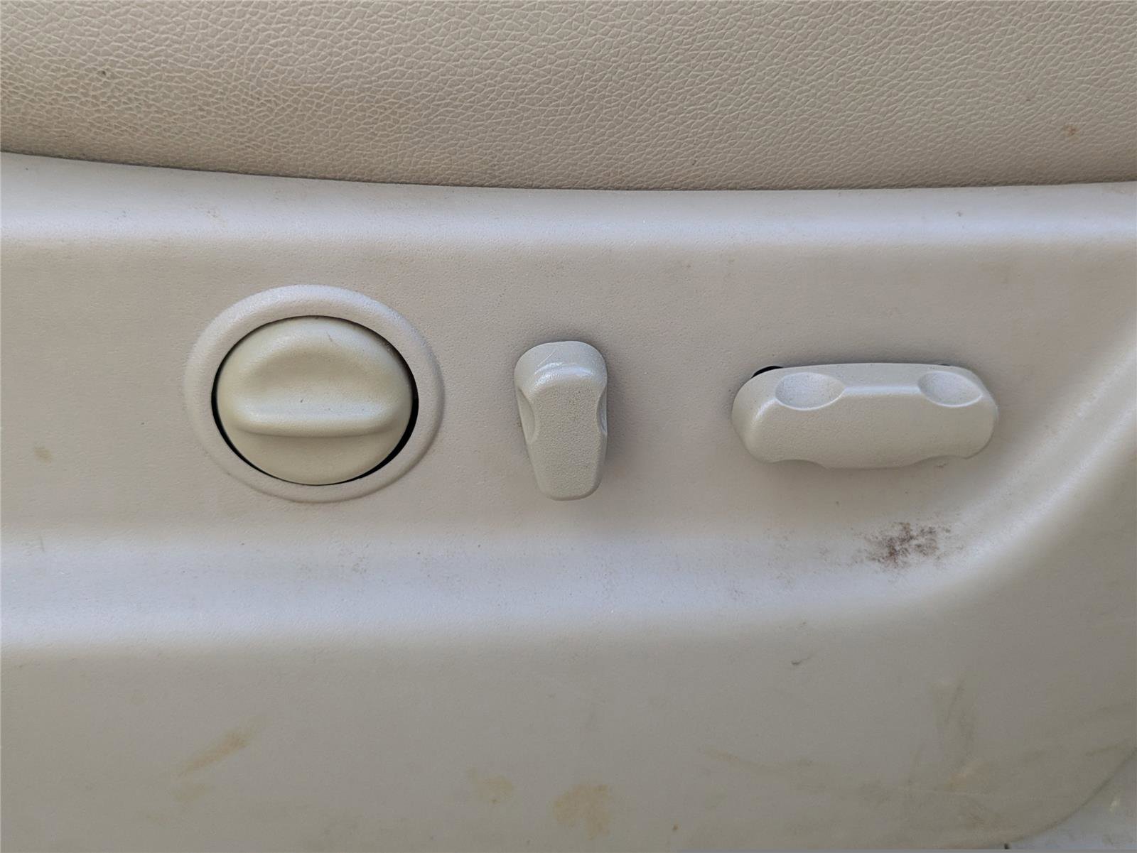 Used 2013 Chevrolet Suburban 2500 LT image 21